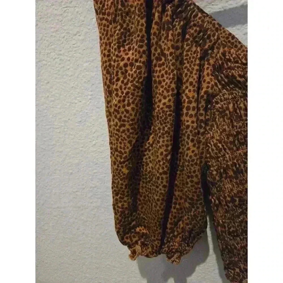Urban Outfitters Women's Brown Animal Print Cropped Blouse Size M - Picture 6 of 7